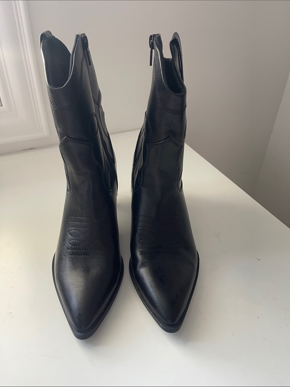 Universal Thread Women's Black Pointed-Toe Western Ankle Boots